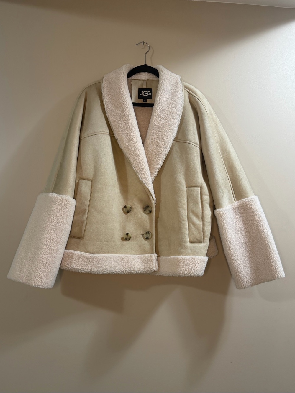 UGG MINDY LUXEFLUFF JACKETS